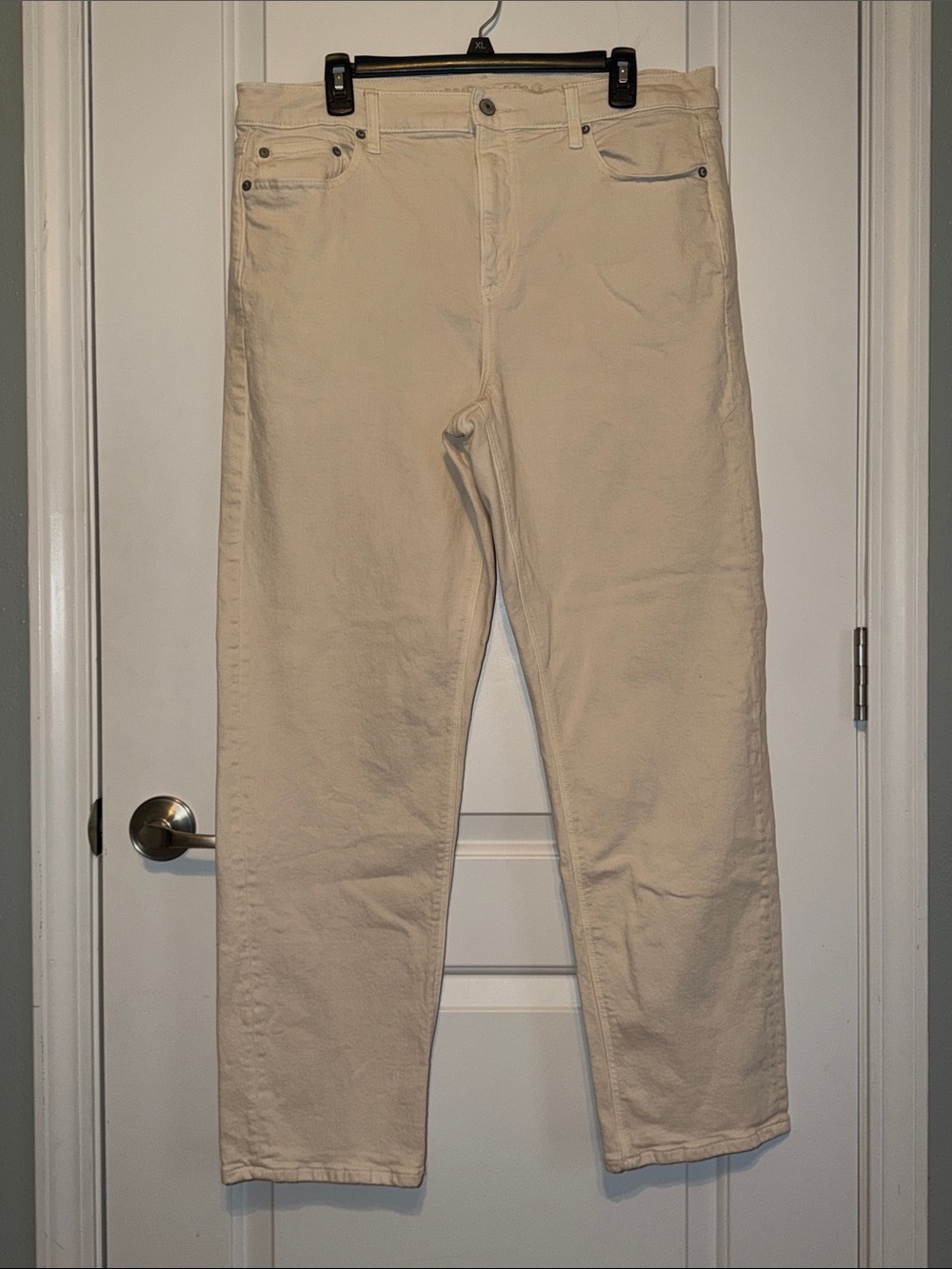 American Eagle Outfitters High-Rise White Straight Jeans